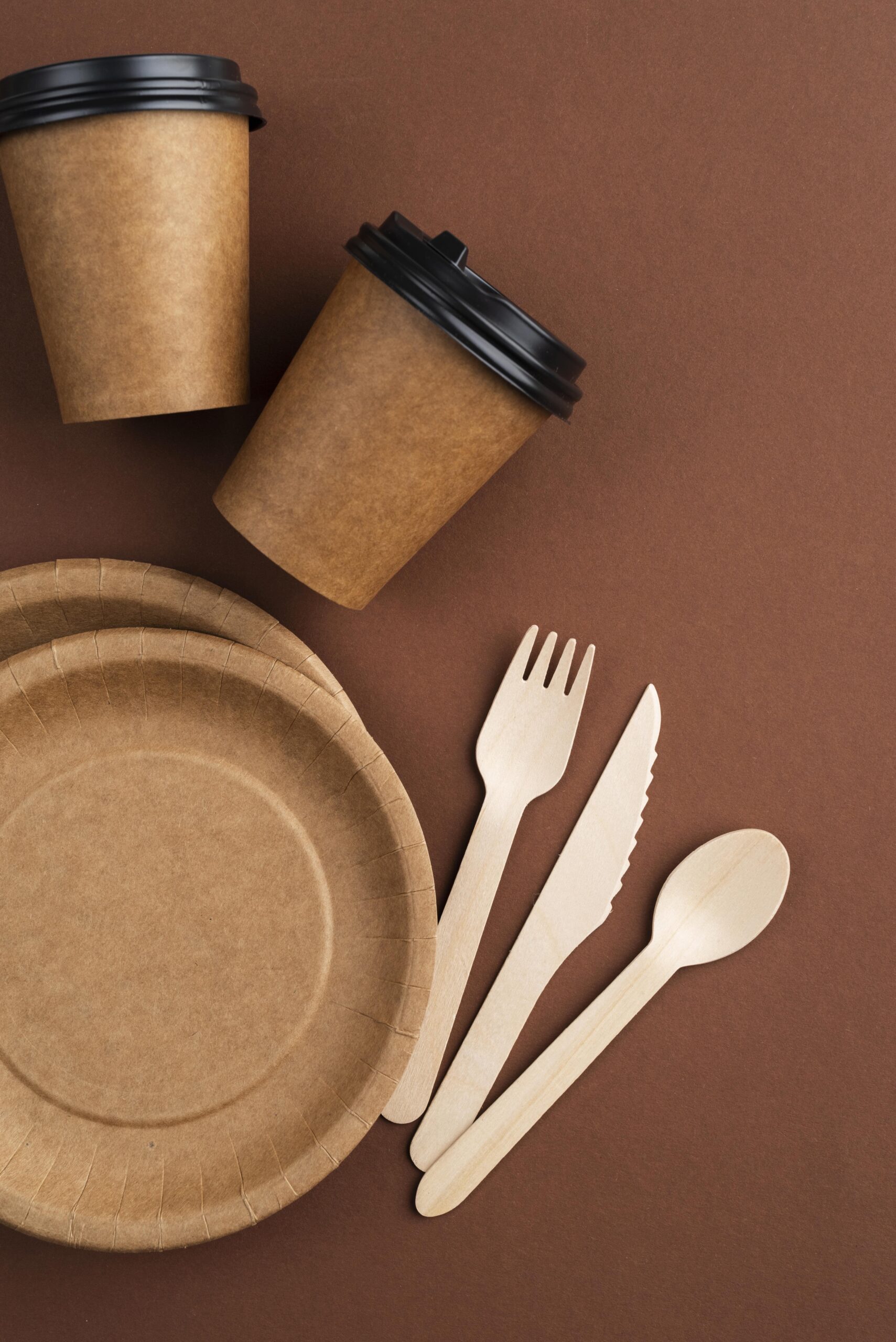 arrangement-wasteful-plastic-objects-min